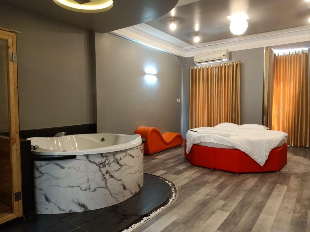 Lucy House Khách sạn tình yêu *